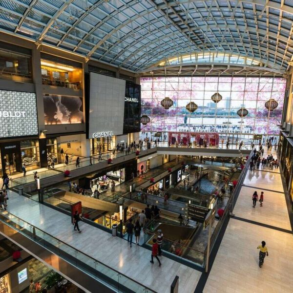 Квартири замість магазинів? Цей торговий центр може зникнути з карти…