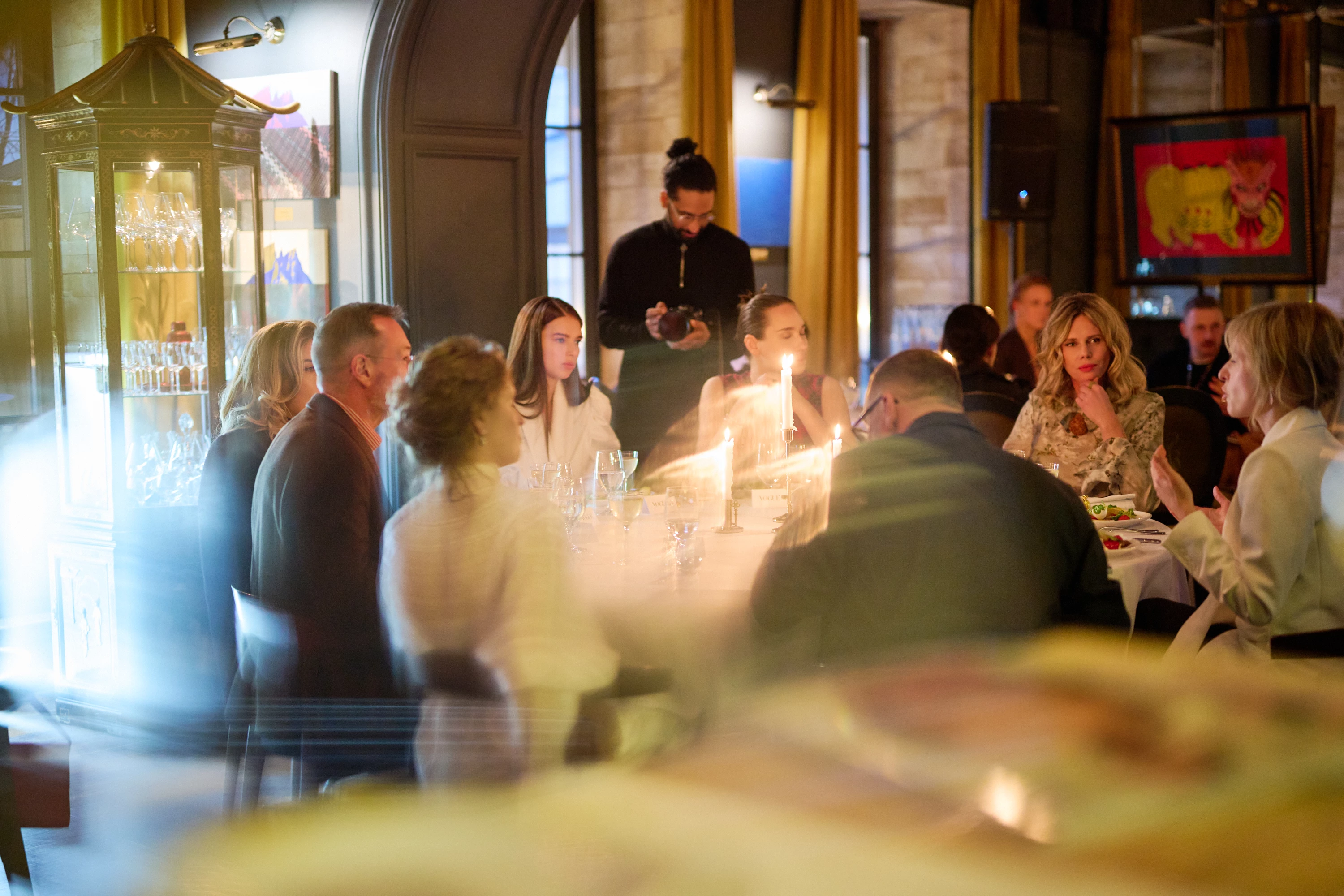 Vogue Україна представив весняний випуск: на обкладинці — Олександр Усик
4