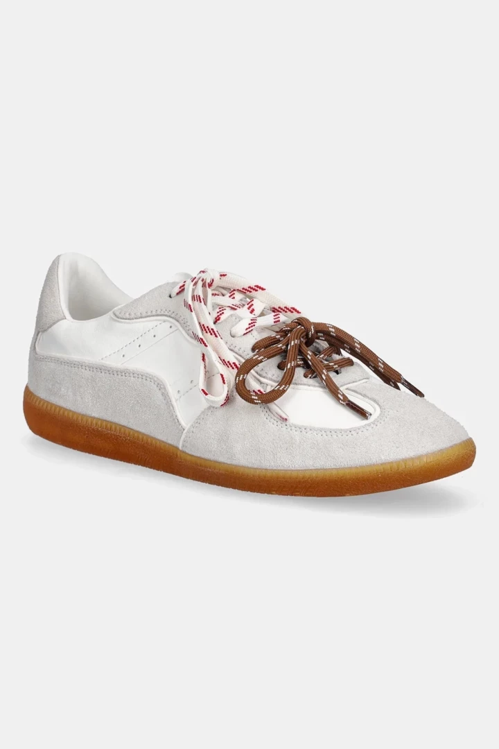 Один легкий спосіб зав'язати шнурки, щоб ваші кеди виглядали стильно у 2026.
7