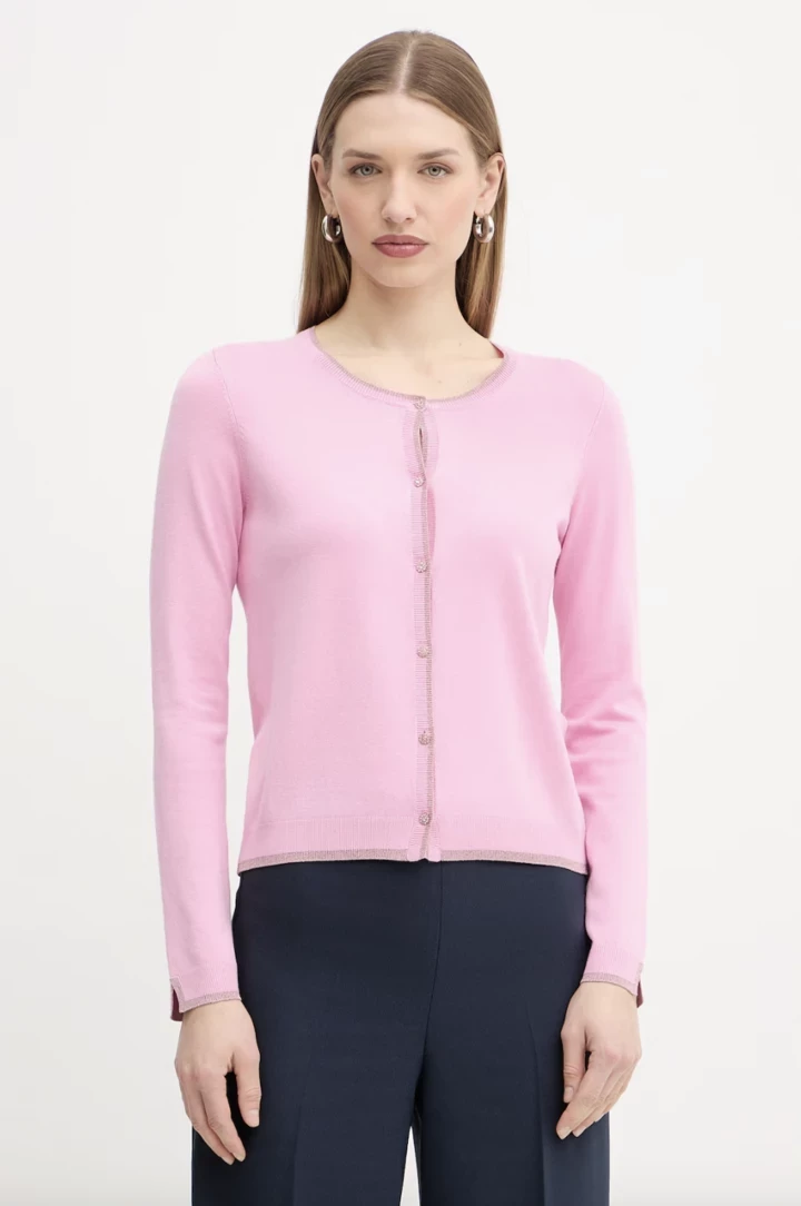 Цієї весни – кардиган кольору рожевого: стильна заміна куртці-бомберу
6