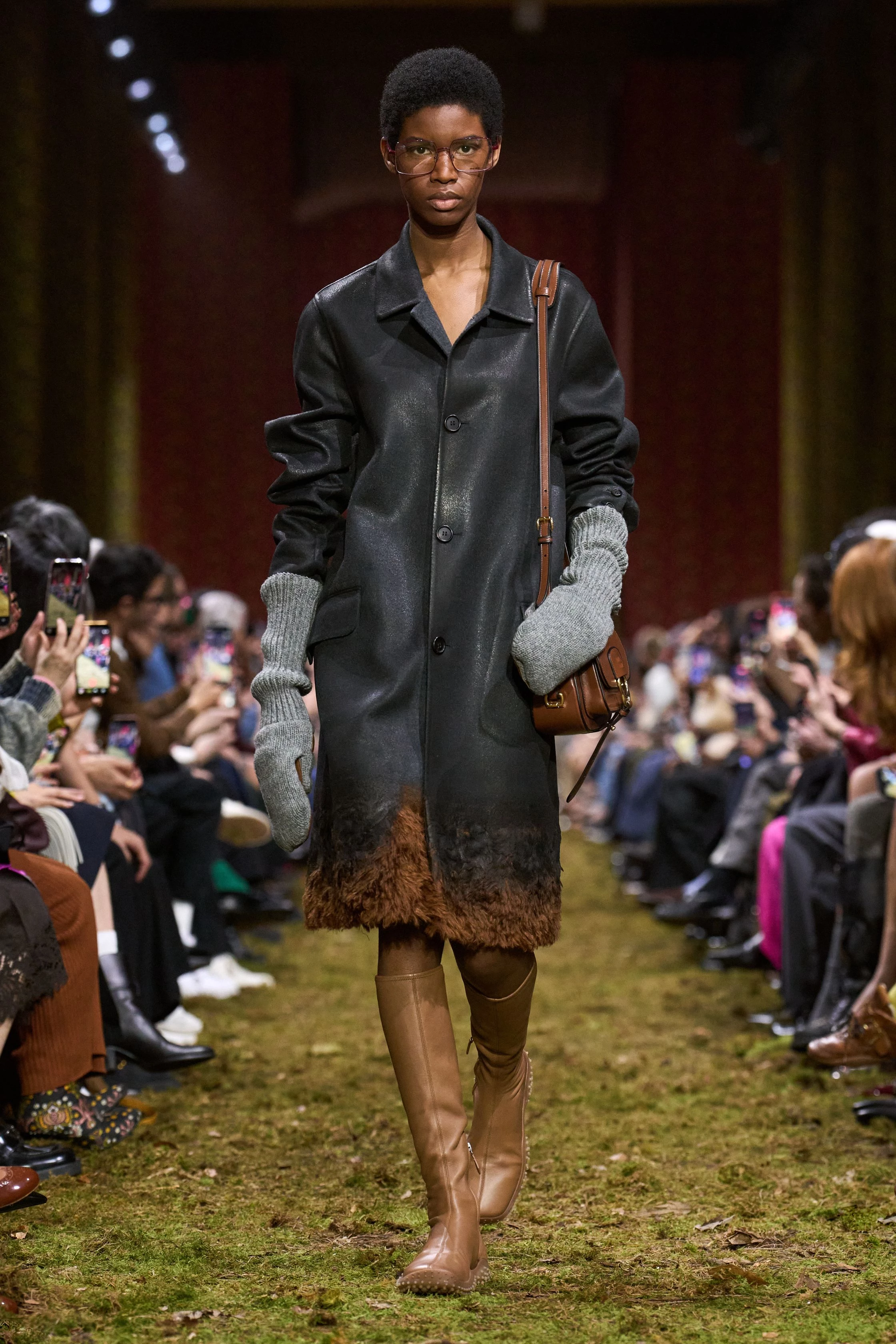 Miu Miu, осінь-зима 2026/2027: свіжа збірка, мінімалістський погляд Міуччі Прада.
3