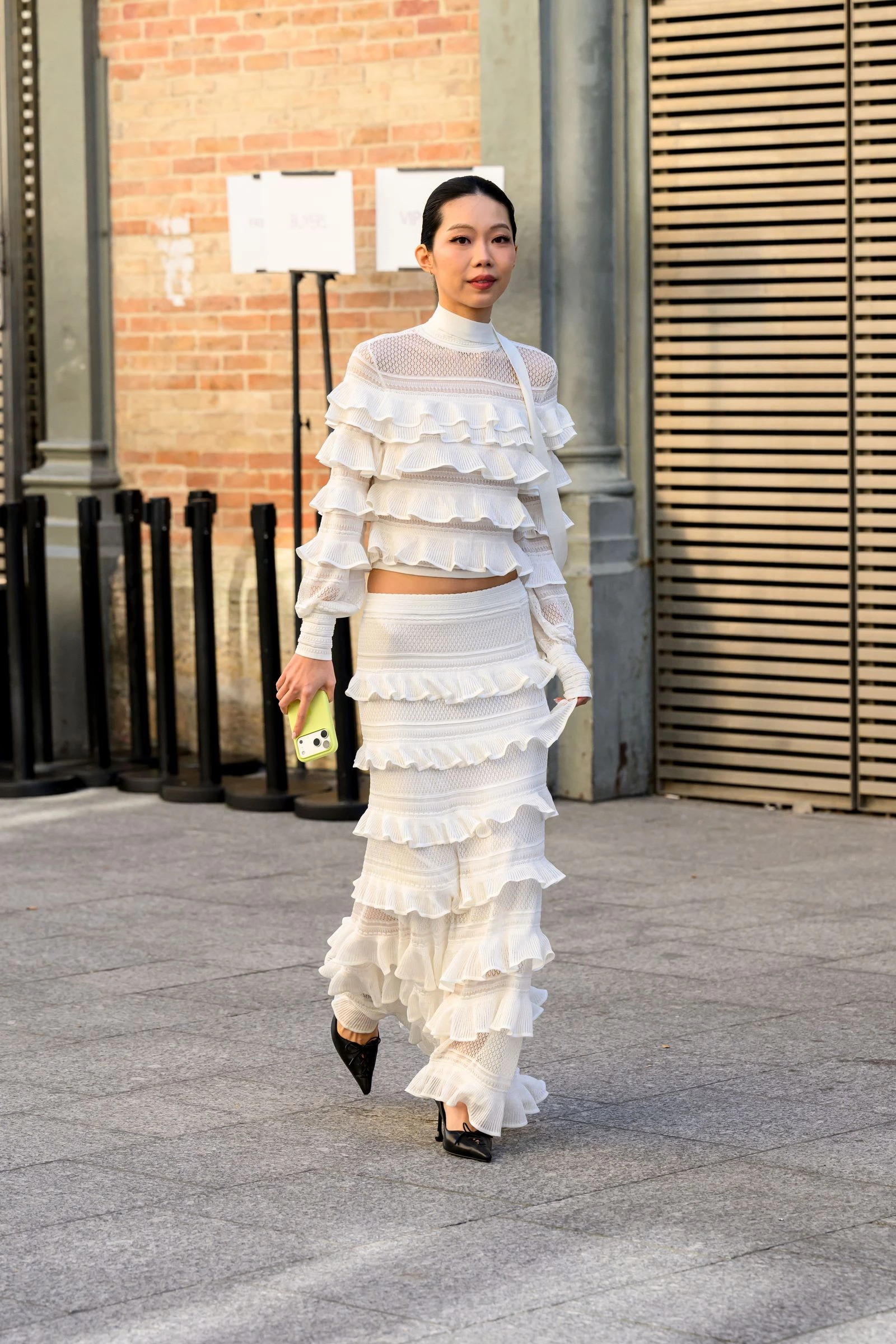 Спідниця з оборками 2026: 4 модні образи на кожен день
1