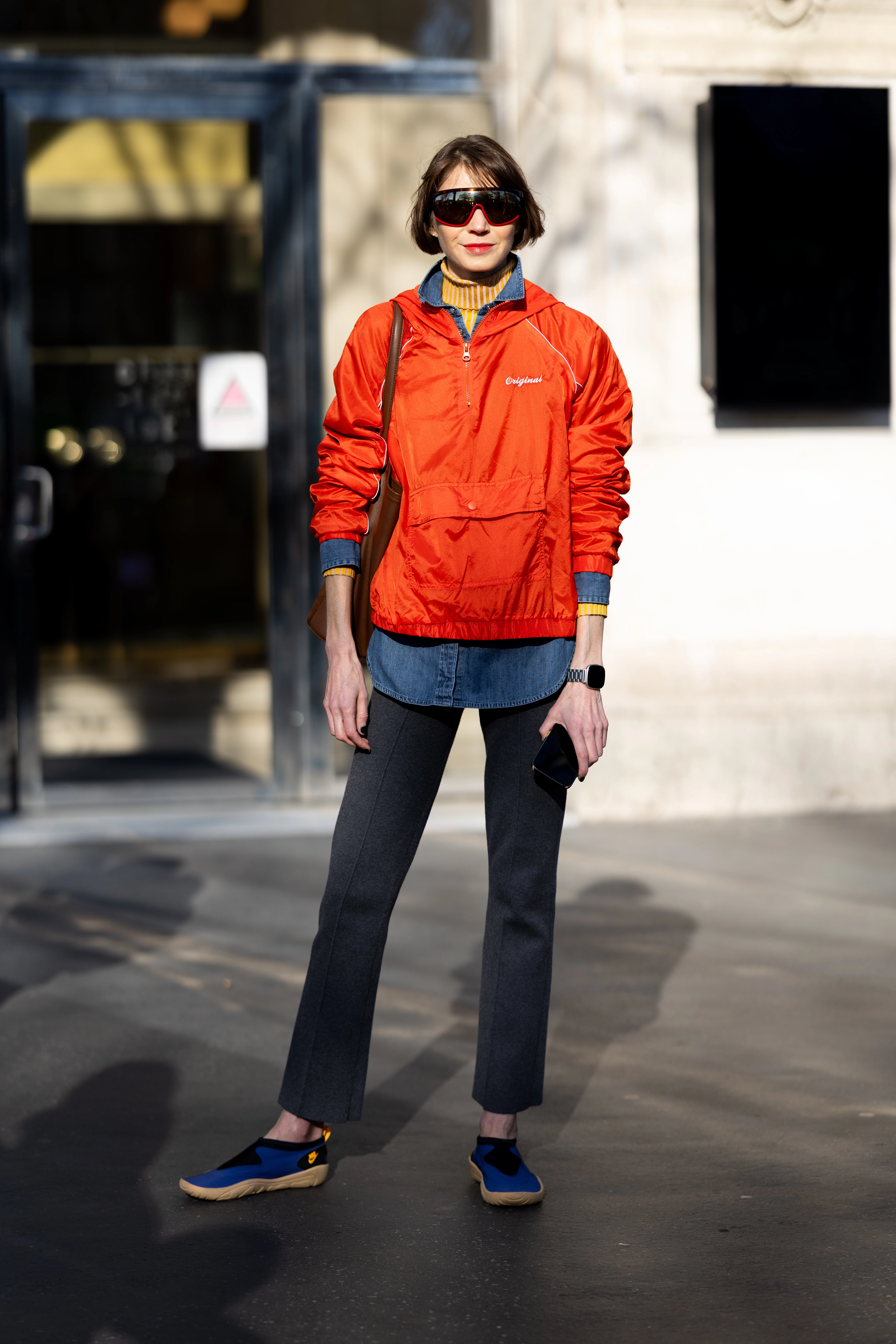 Багряна куртка: топ-вкладення у стиль 2026
9