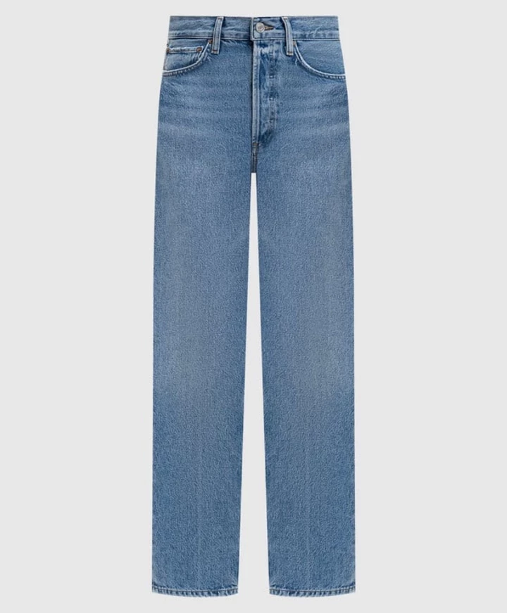 Ці джинси – must-have кожної стильної людини.
6