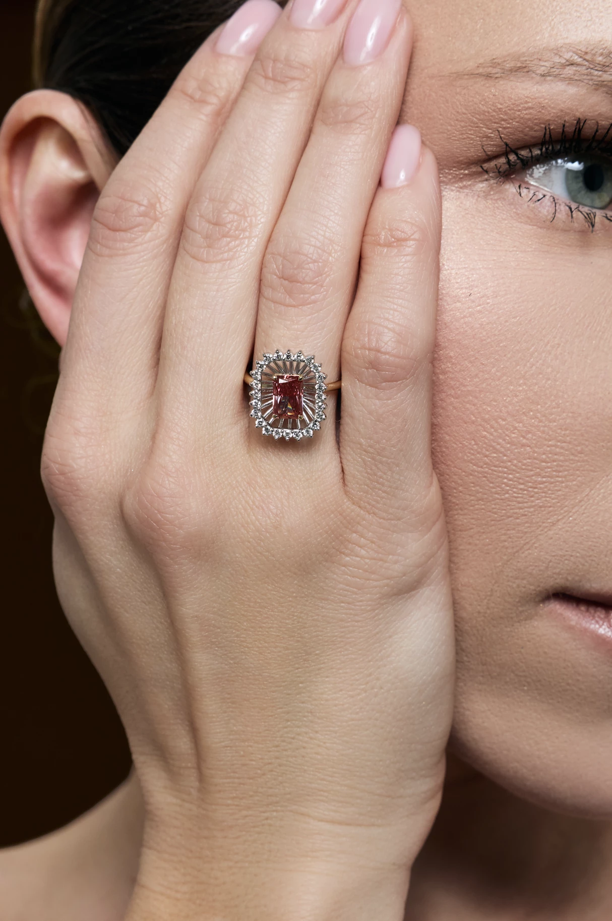 Зірка місяця: Gravico – ювелірний дім, чиї вироби перегукуються з духом сучасності.
8