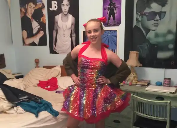 Біллі Айліш поділилася рідкісними дитячими фото