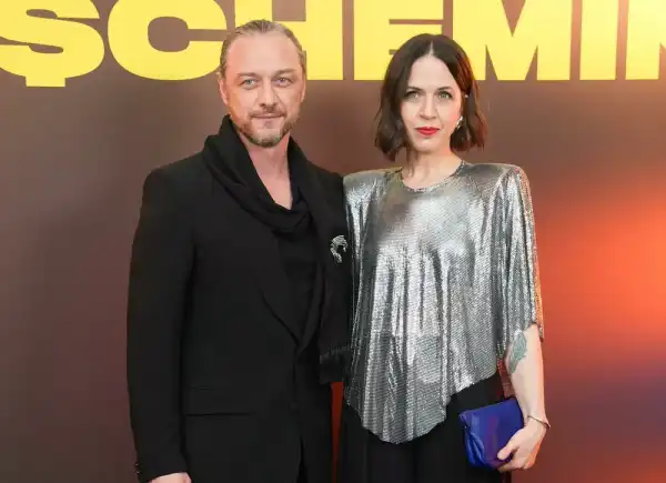 Джеймс Макевий вийшов у світ із дружиною після визнання про&hellip;