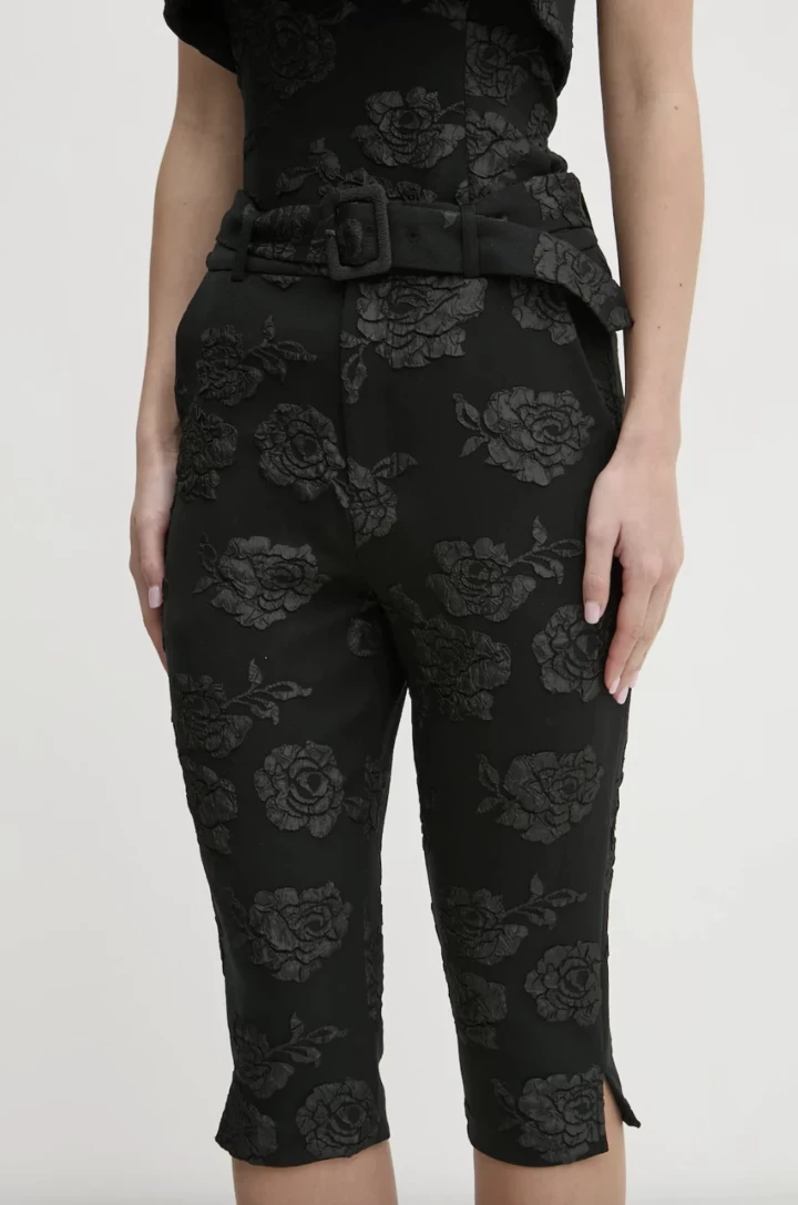 Шість основних весняних must-have речей гардеробу.
18