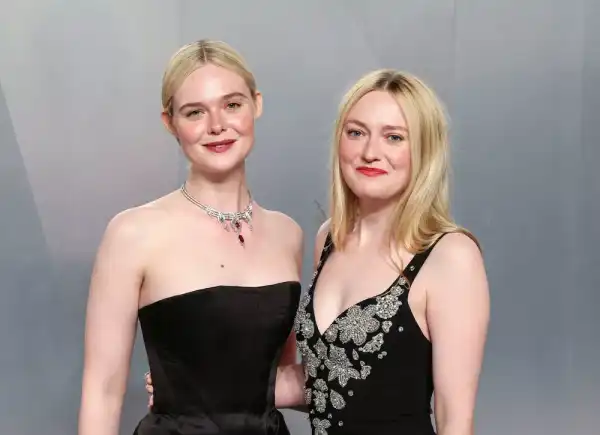 Дакота Фаннінг зворушливо привітала з днем народження сестру