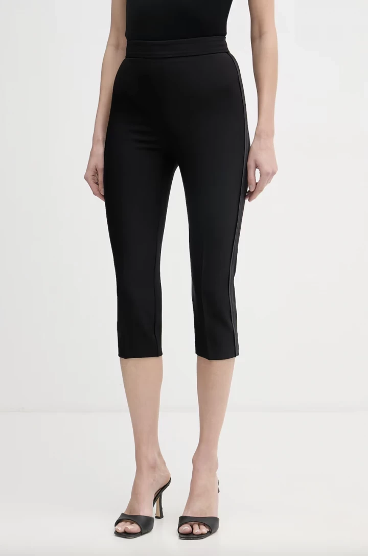 Шість основних весняних must-have речей гардеробу.
17