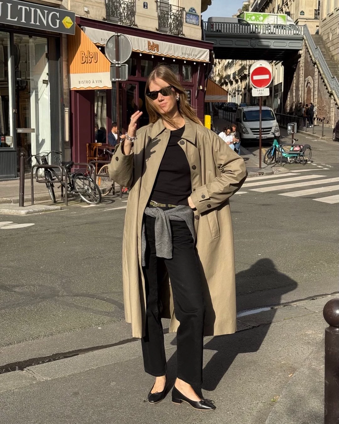 Балетки та прямі штани: пік моди 2026. П'ять вартих уваги луків.
4