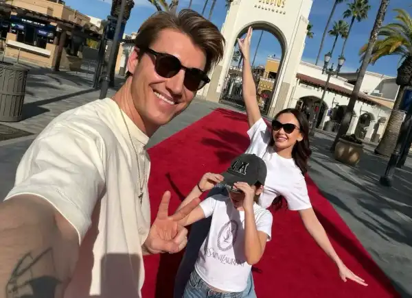 Карусель емоцій: Олексій Воробйов та Аїда Гаріфулліна з дочкою провели вихідні у&hellip;