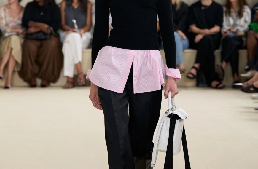 Топ сорочка весни 2026: Відмовтеся від білої!