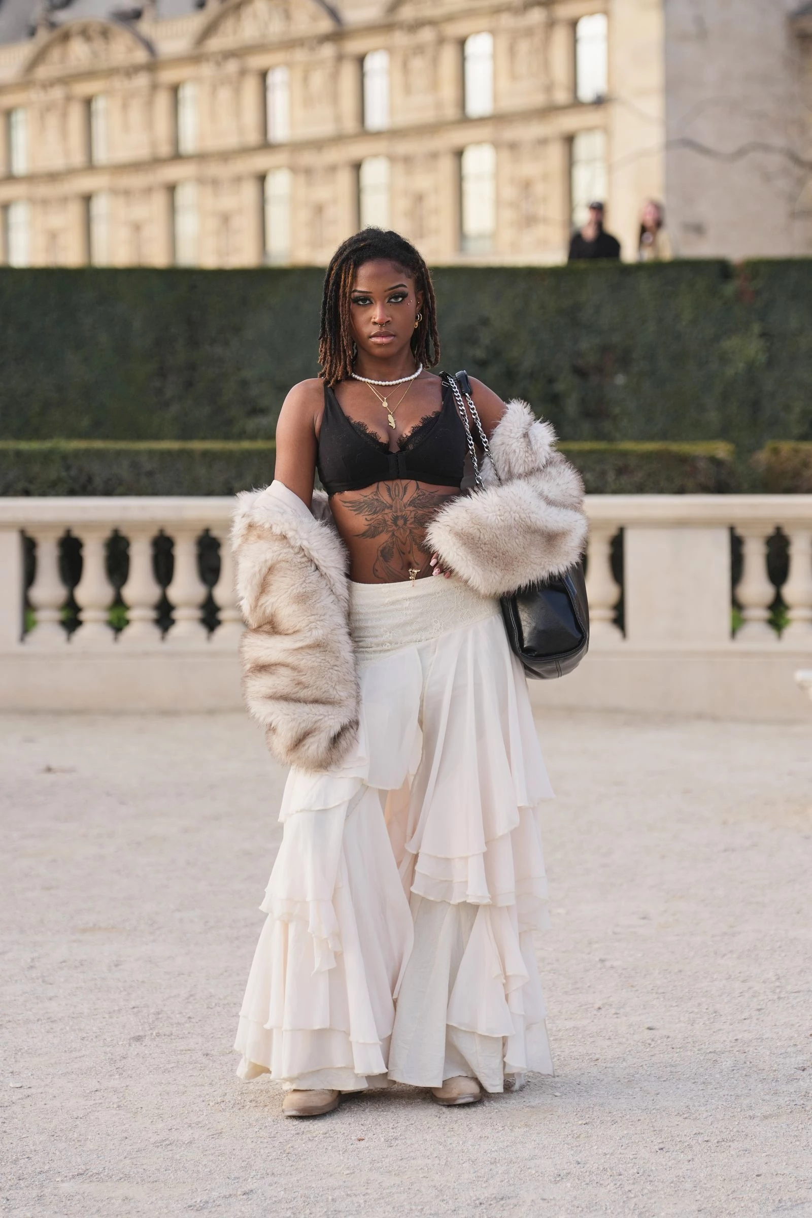 Спідниця з оборками 2026: 4 модні образи на кожен день
7