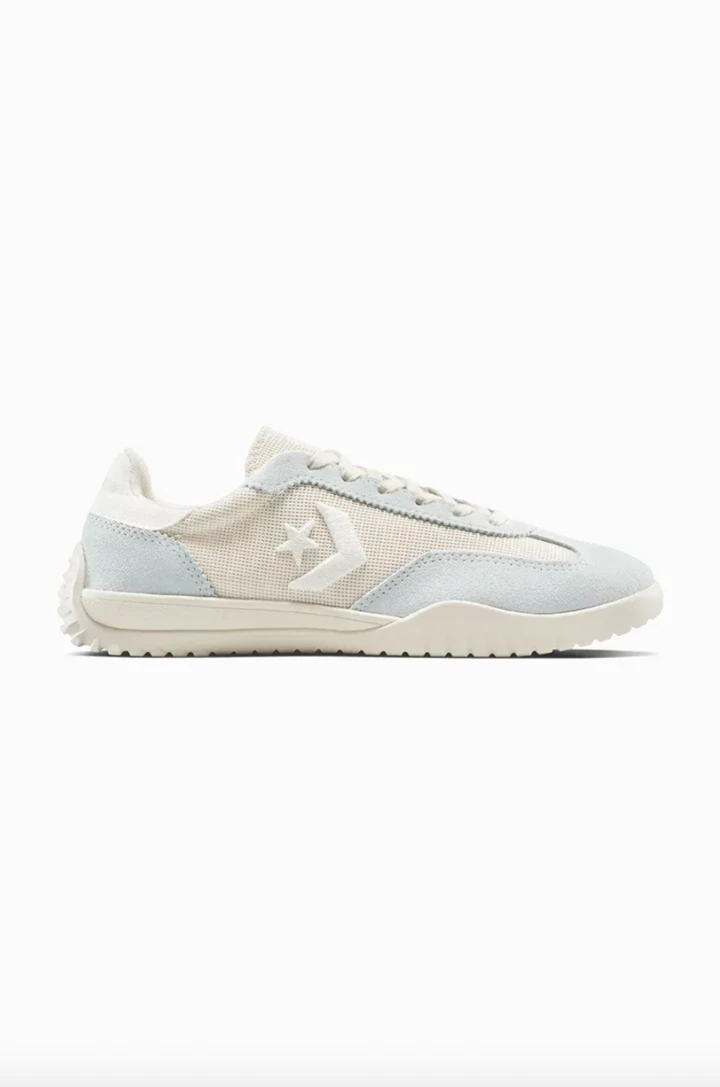 6 чудових пар взуття для літа
5