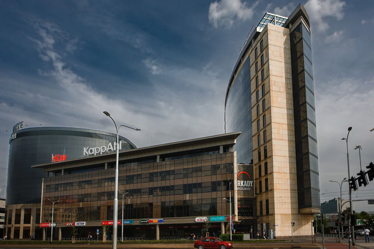 Відомий торговий центр у Вроцлаві зникне до 2027 року. На його місці&hellip;