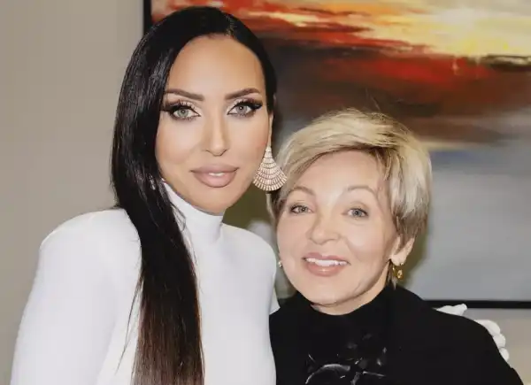 Алсу провела вечір із мамою: “Така красива”