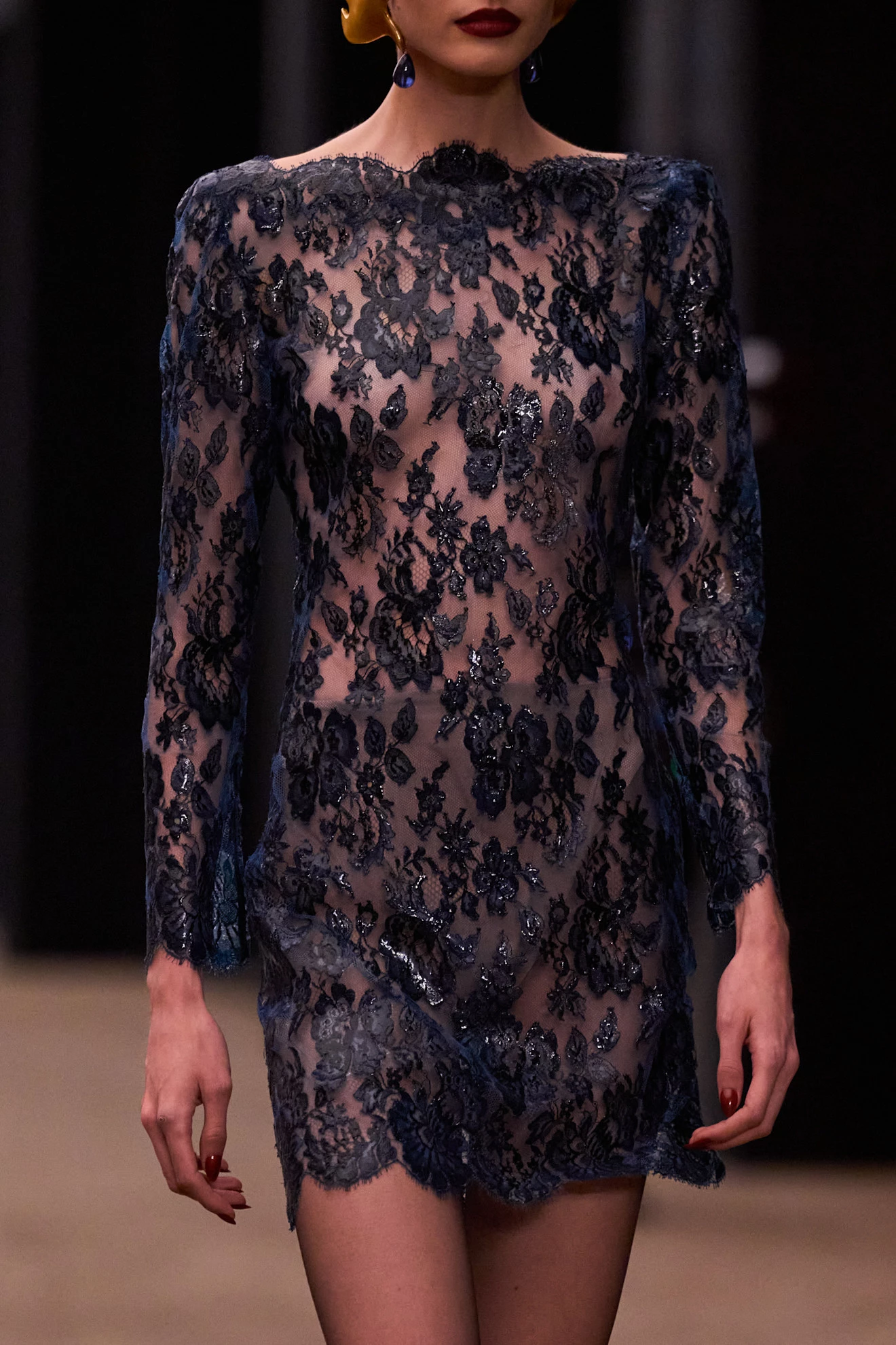 Прозорі сукні мрії: 5 головних трендів подіумів