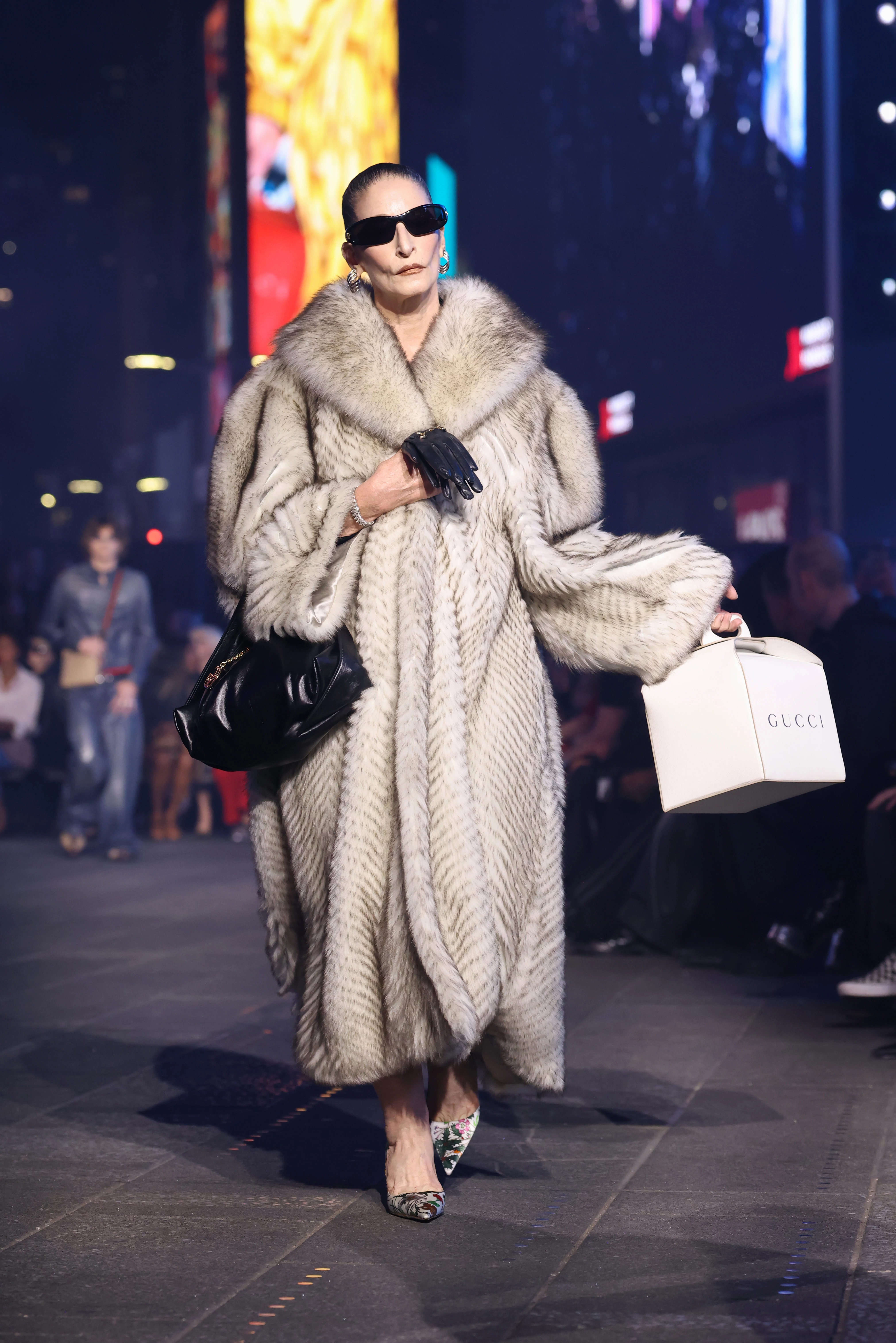 У мегаполісі: Gucci провели грандіозний показ на Таймс-сквер
6