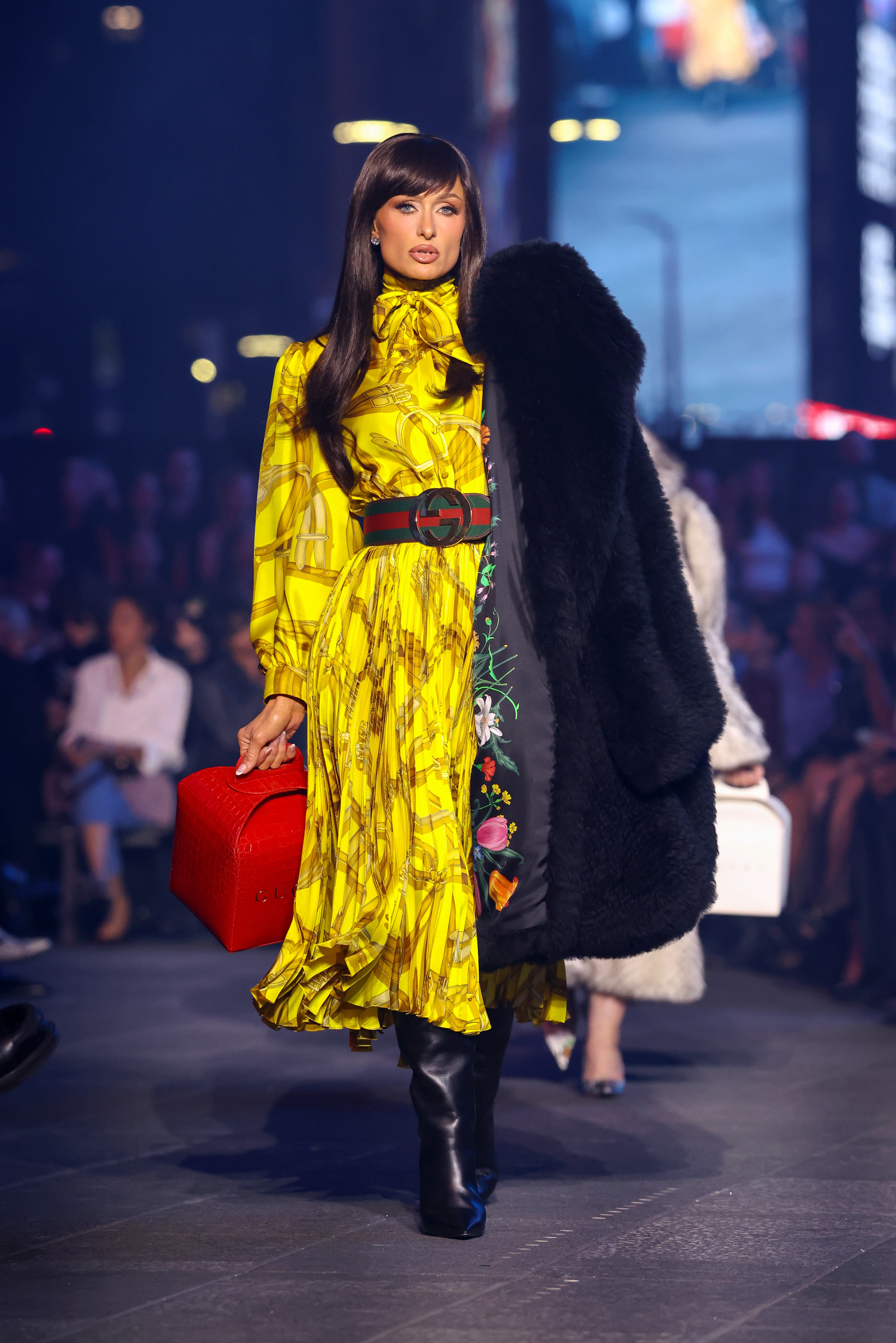 У мегаполісі: Gucci провели грандіозний показ на Таймс-сквер
8