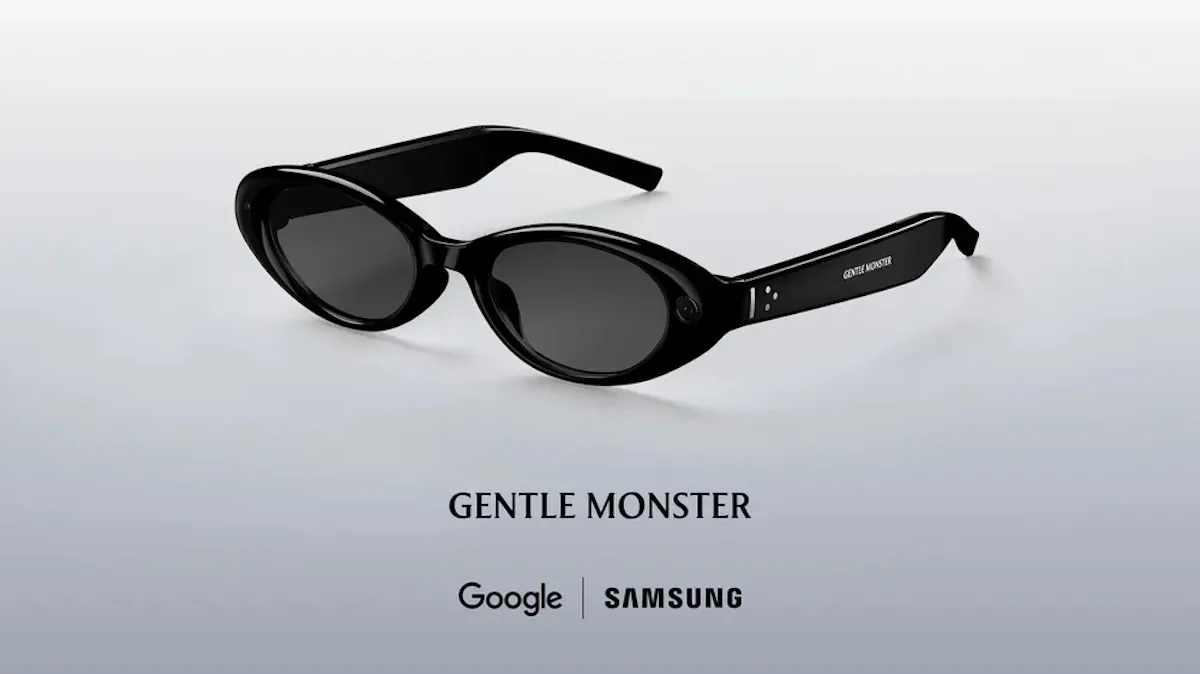 На фото зображено розумні окуляри, розроблені Google та Samsung у співпраці з брендом Gentle Monster. Пристрій поєднує модний дизайн із функціями штучного інтелекту, такими як переклад, навігація та голосове керування Gemini.