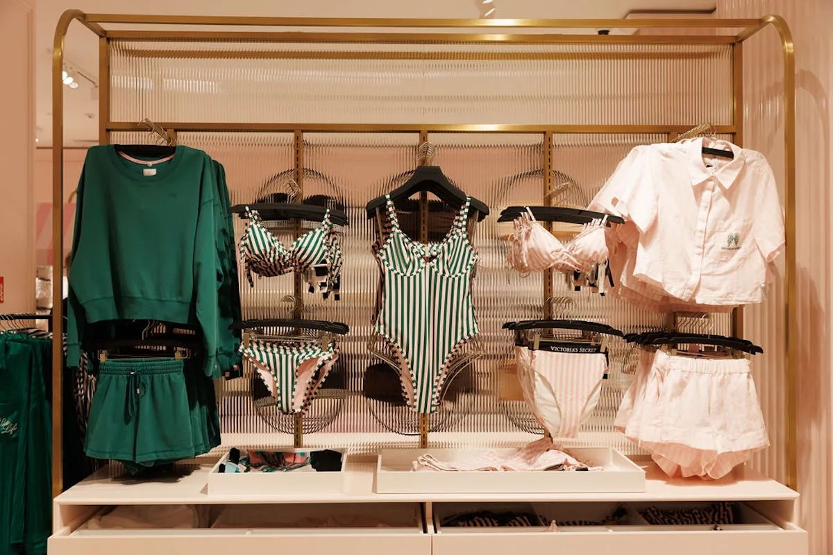 Інтер'єр нового магазину Victoria's Secret у Варшаві на Золотих Терасах.