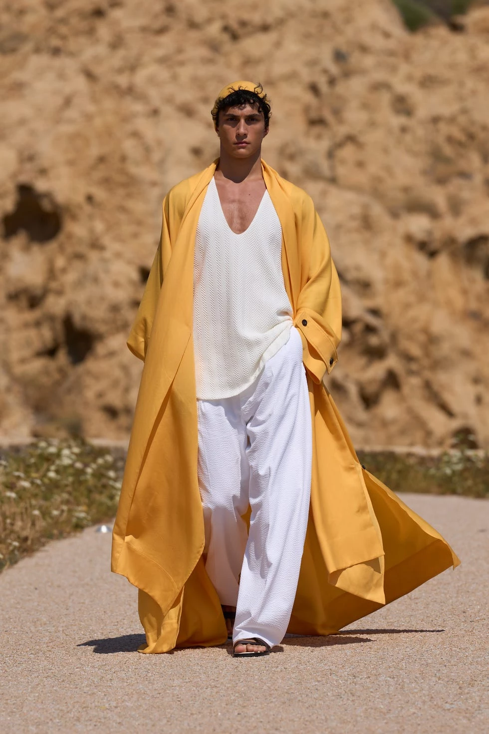 Jacquemus представив найефектнішу колекцію літа 2027, яка пробуджує бажання негайно вирушити на відпочинок.7