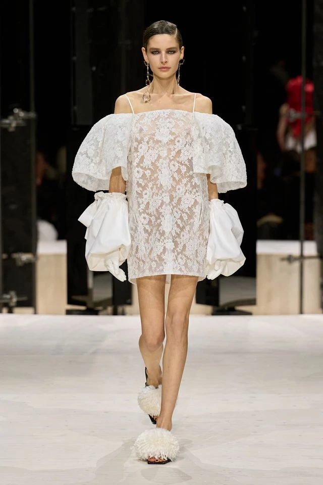 GoRunway.com 5