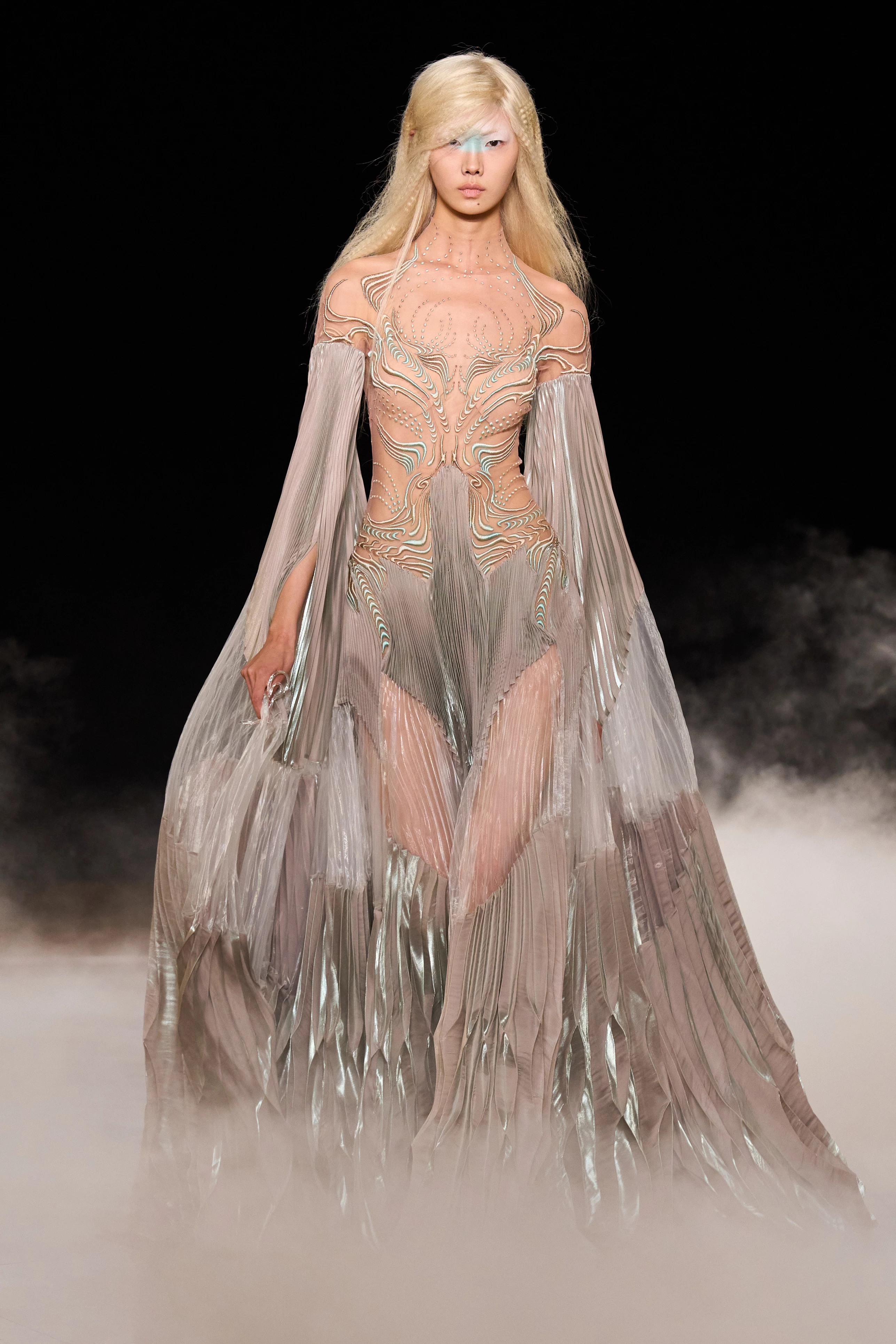 Дивовижна майстерність високої моди: нова колекція Iris Van Herpen осінь-зима 2026/273
