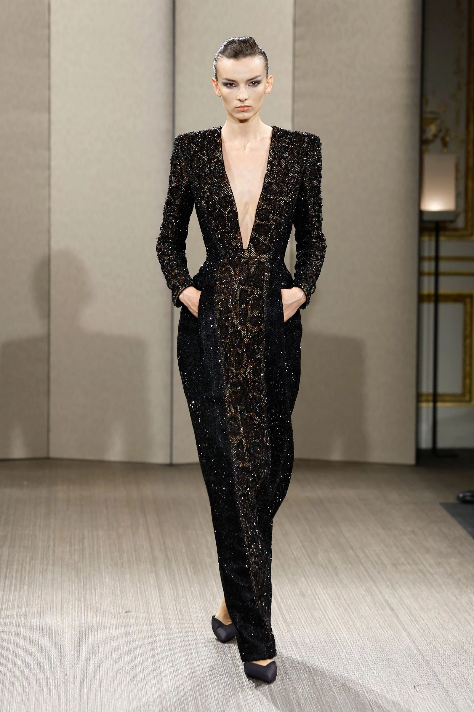 Нова колекція Armani Privé зачаровує вишуканою елегантністю з першого погляду10