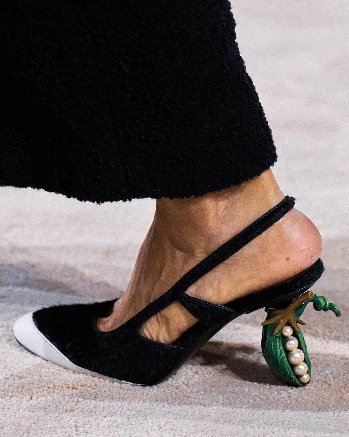 Розкішні черевички від Chanel запалили подіум на Тижні високої моди в Парижі.8