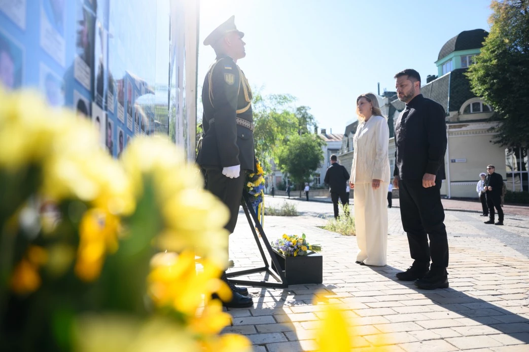 Олена Зеленська обрала вбрання від LITKOVSKA для святкування Дня Незалежності України2