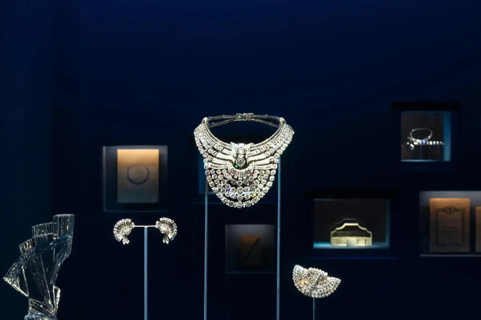 Платина та майже 700 діамантів: з музею у Відні вкрали намисто Van Cleef & Arpels вартістю 5 мільйонів євро0