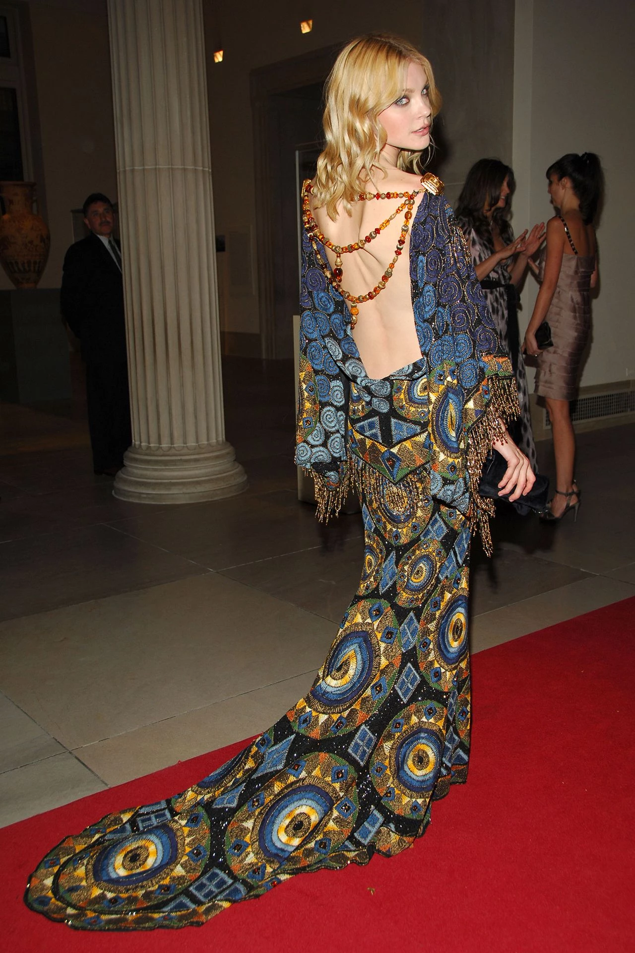 17 незабутніх образів Джона Гальяно, що стали історією Met Gala5