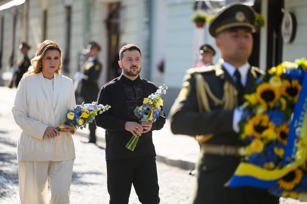 Олена Зеленська обрала вбрання від LITKOVSKA для святкування Дня Незалежності України1