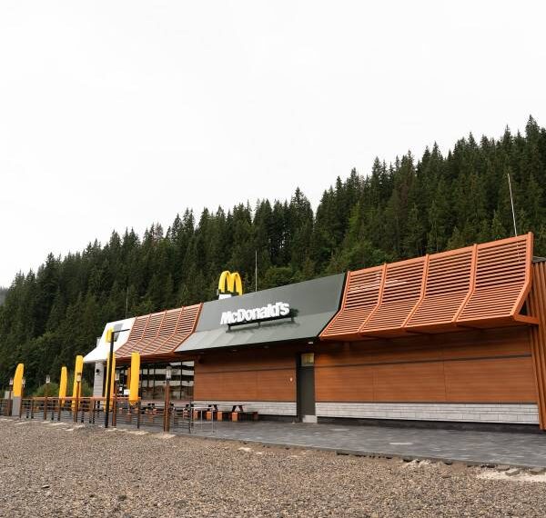 McDonald’s запалив двері в Буковелі