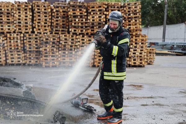 Росія вдарила по продовольчих складах на Дніпропетровщині: є жертви