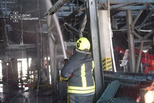 Росія атакувала Київщину та Одещину: зруйновано склади та термінал “Нової пошти”