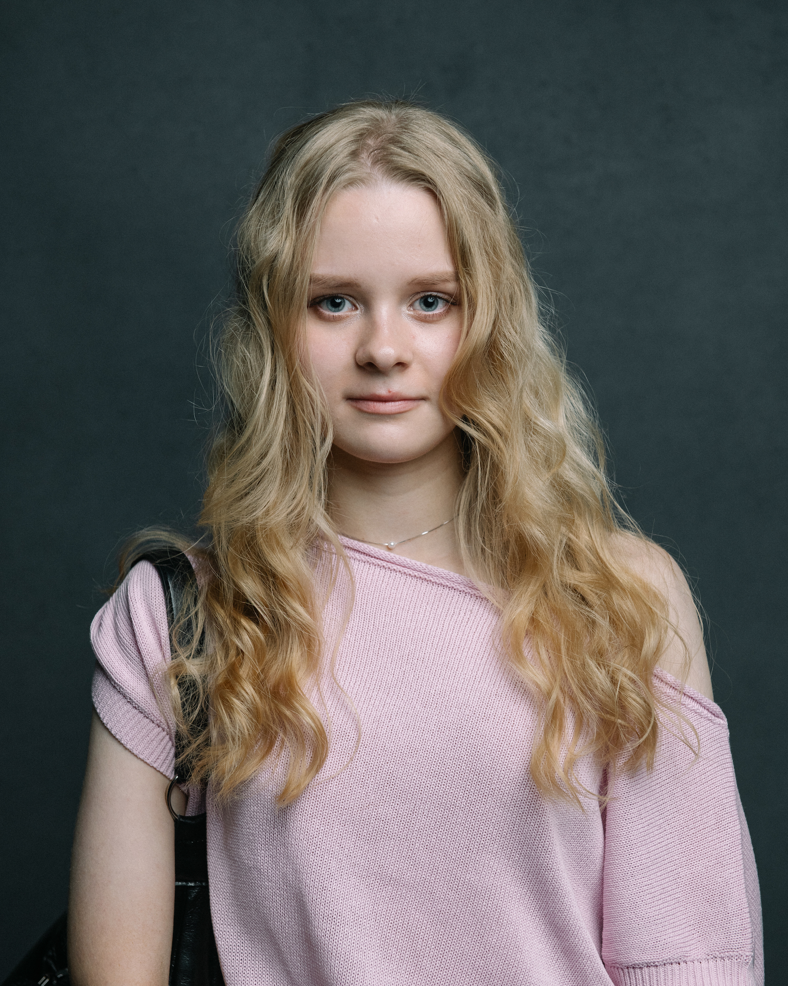Обличчя покоління, що дорослішає під час війни: спеціальний фотопроєкт про українських підлітків40
