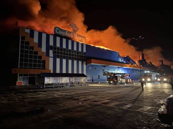 Зруйновано “Епіцентр” у Миколаєві
