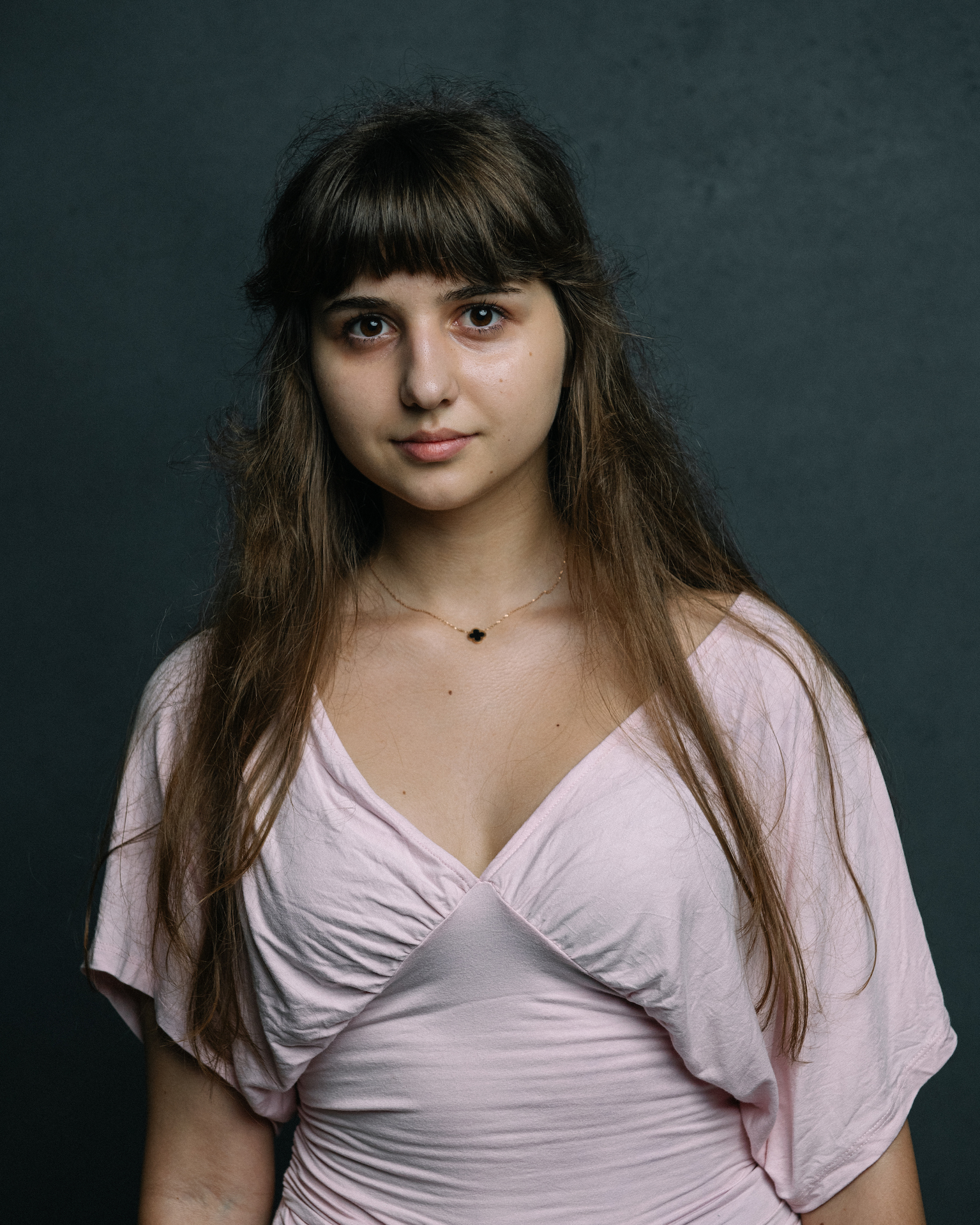 Обличчя покоління, що дорослішає під час війни: спеціальний фотопроєкт про українських підлітків55