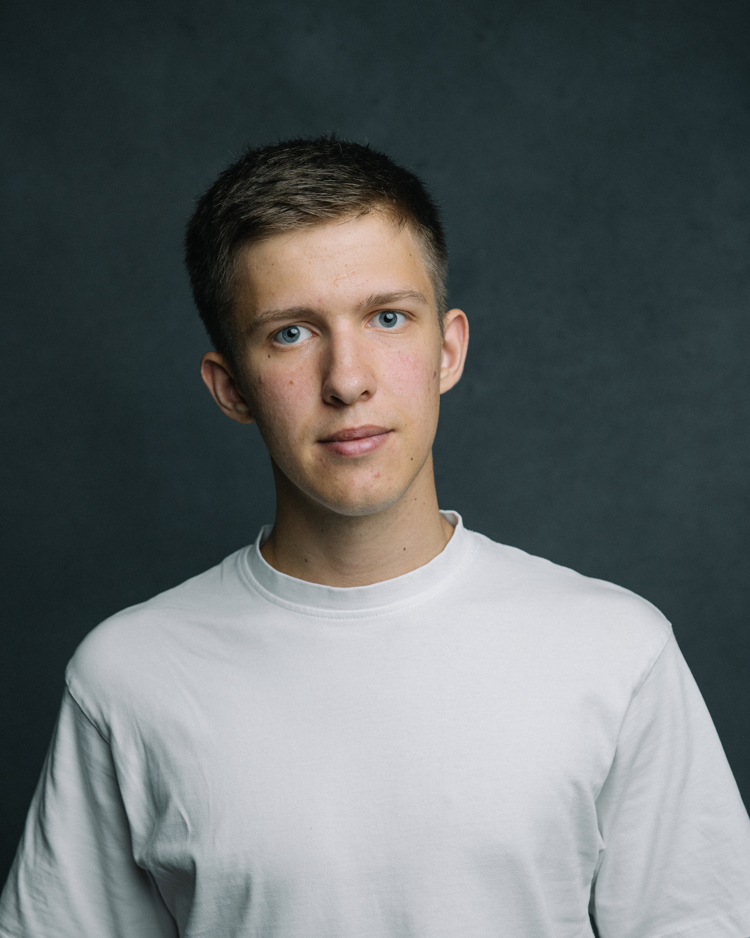 Обличчя покоління, що дорослішає під час війни: спеціальний фотопроєкт про українських підлітків45