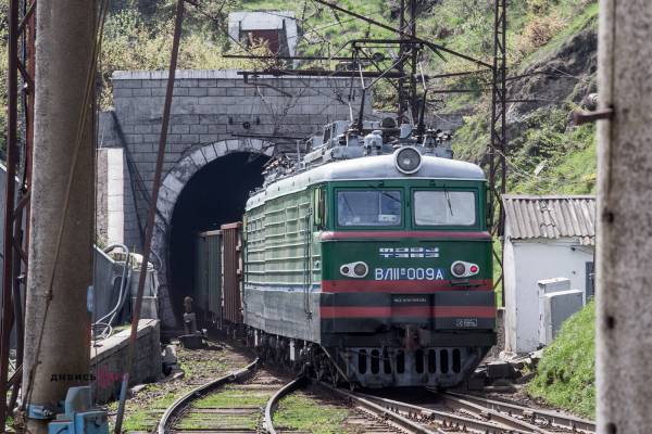 Львівський напрямок: поїзди затримуються на понад 10 годин