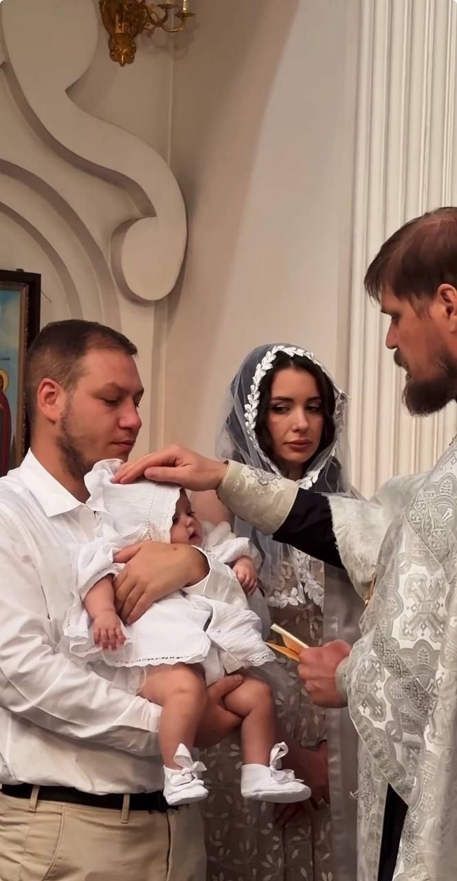 Переможниця «Холостяка» похрестила 6-місячну доньку і поділилась ніжними кадрами1