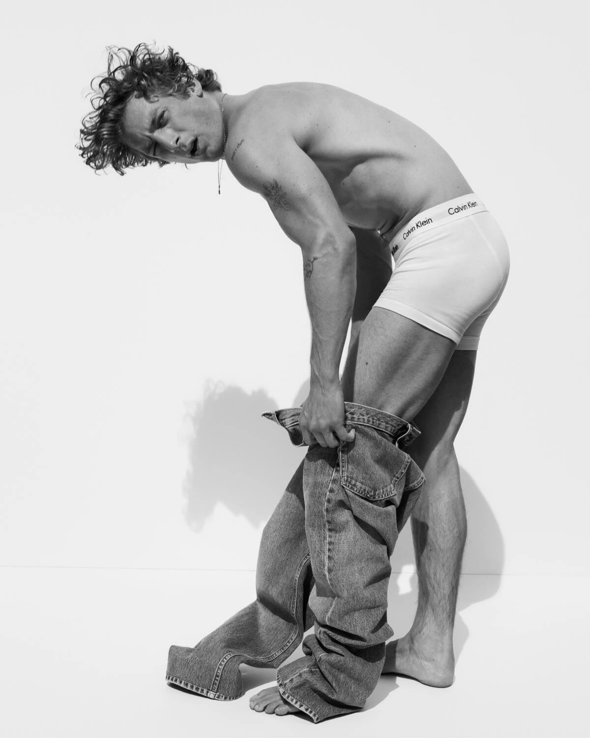 Джеремі Аллен Вайт в рекламній кампанії Calvin Klein0